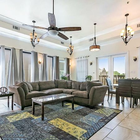 Spacious 4Br Condo On Carondelet Near All Hot Spo นิวออร์ลีนส์ ภายนอก รูปภาพ