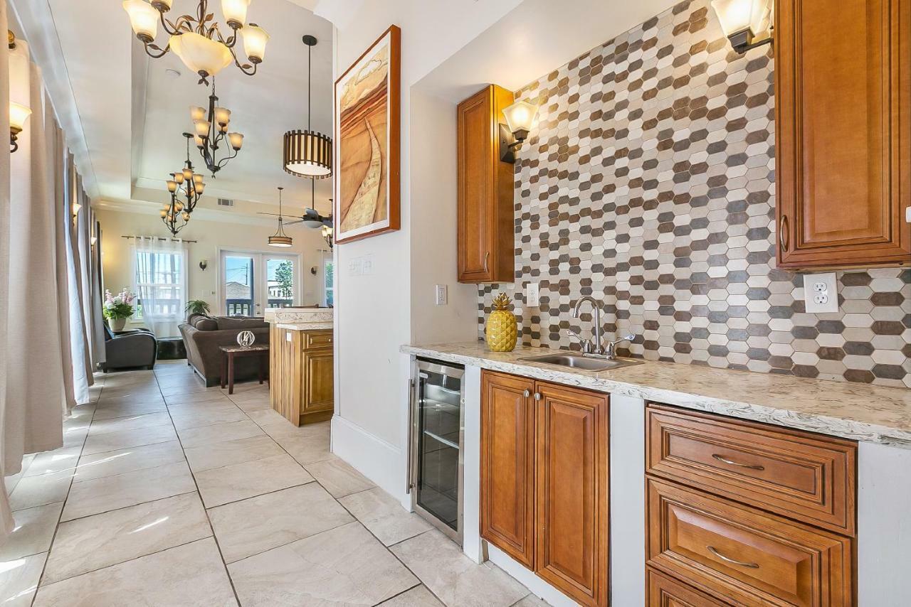Spacious 4Br Condo On Carondelet Near All Hot Spo นิวออร์ลีนส์ ภายนอก รูปภาพ