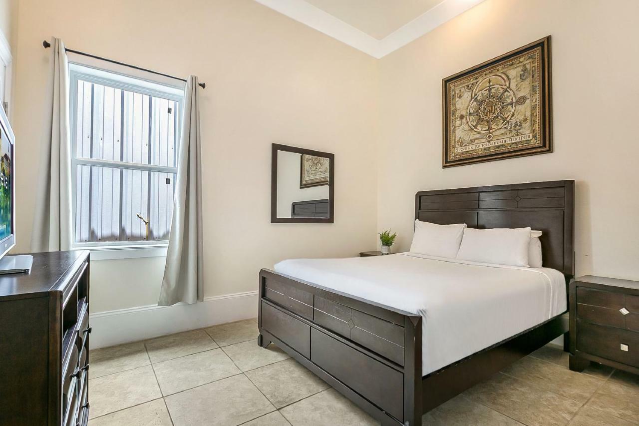 Spacious 4Br Condo On Carondelet Near All Hot Spo นิวออร์ลีนส์ ภายนอก รูปภาพ